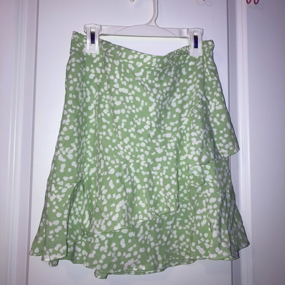 White and green skirt